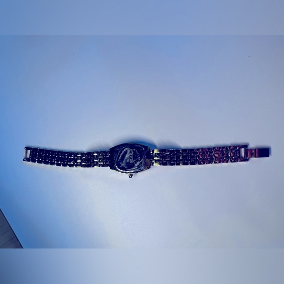 Nolan Miller stainless steel Rhinestone Gold tone Watch new battery working - Picture 4 of 7